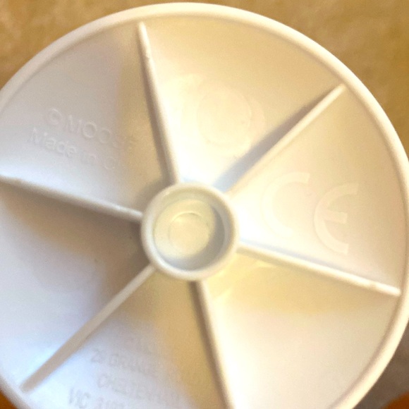 Pikmi Pops!! **4** Pikmi Pops and storage Containers!! Gently used! - Picture 13 of 16